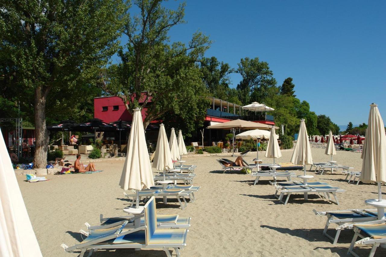 Apartments Davorka Цриквеница Экстерьер фото